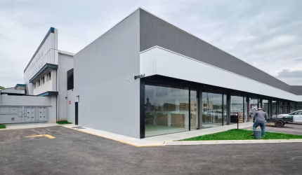Ponto comercial para alugar na Rua Jatobá, 911, Eucaliptos, Fazenda Rio Grande, 52 m2 por R$ 4.230