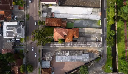 Terreno à venda na Rua Mateus Leme, 1400, Centro Cívico, Curitiba por R$ 2.700.000