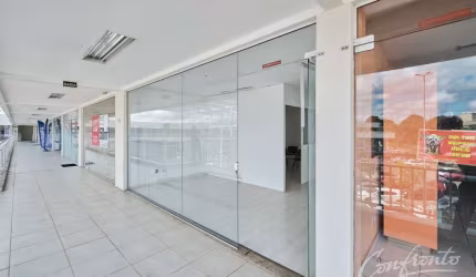 Sala comercial com 1 sala para alugar na Rua Juvenal Carvalho, 127, Fazendinha, Curitiba, 60 m2 por R$ 3.200