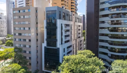 Prédio para alugar na Avenida Presidente Getúlio Vargas, 2826, Água Verde, Curitiba, 3794 m2 por R$ 225.000
