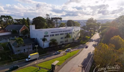 Prédio para alugar na Avenida Monteiro Tourinho, 1250, Bacacheri, Curitiba, 3916 m2 por R$ 120.000
