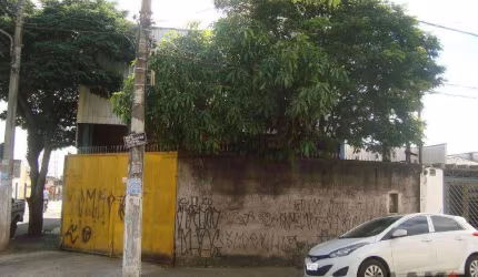 Galpão para alugar, 220 m² por R$ 7.011,25 - Vila Amorim - Suzano/SP