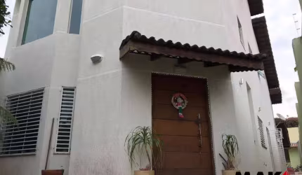 Sobrado com 4 dormitórios à venda, 208 m² por R$ 1.000.000,00 - Vila Brás Cubas - Mogi das Cruzes/SP
