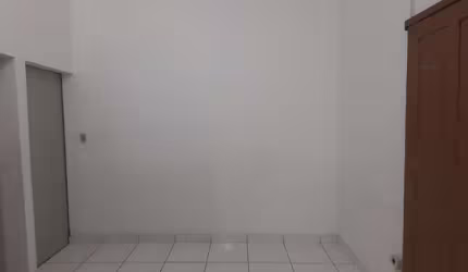 Casa + Salão Comercial no Bairro CENTRO na cidade de  AGUDOS;