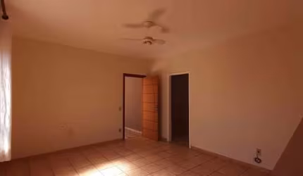 Casa no Bairro CENTRO na cidade de  Agudos;