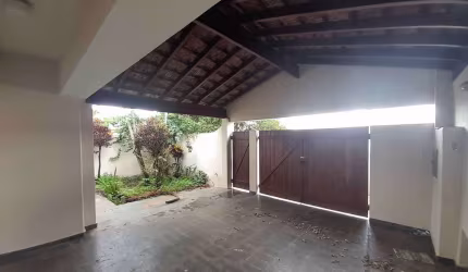Casa no Bairro CENTRO na cidade de  Agudos;
