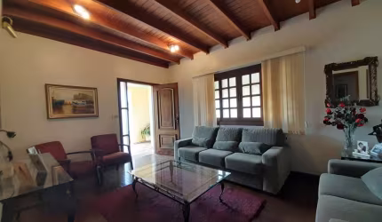 Casa no Bairro CENTRO na cidade de  Agudos;