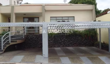 Casa no Bairro CENTRO na cidade de  Agudos;