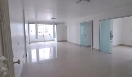 Edifício Fernando Guilhon, andar alto, 165m², 4 suítes, 1 vaga, Nazaré