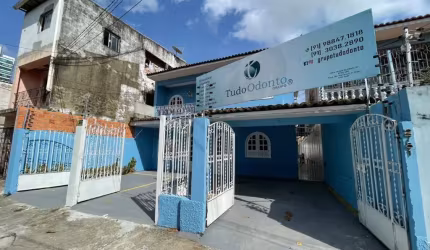 Prédio Comercial, 250m², 4 salas , 4 banheiros , 3 vagas de garagem, Cremação