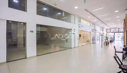 Loja em galeria à venda no Centro de Curitiba R$ 380.000,00