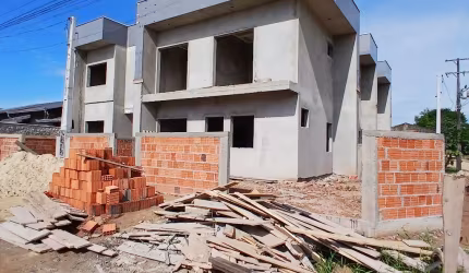 Sobrados Geminados   2 suítes e churrasqueira  em Barra Velha-SC