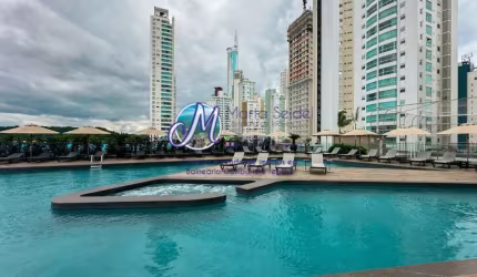 More no maior Edifício da América Latina em Balneário Camboriú  com 4 suítes