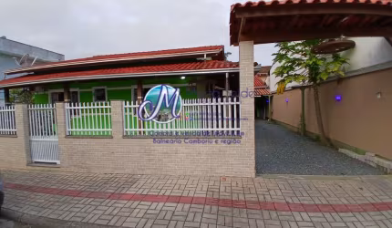 Casa com 3 dormitórios  sozinha no terreno com Edícula conjugada  em Barra Velha-SC