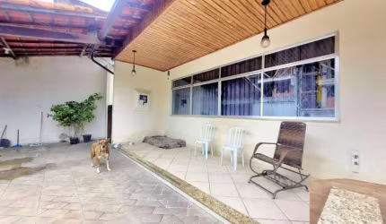Casa à venda por R$ 820.000,00 - Vila Valqueire - Rio de Janeiro/RJ