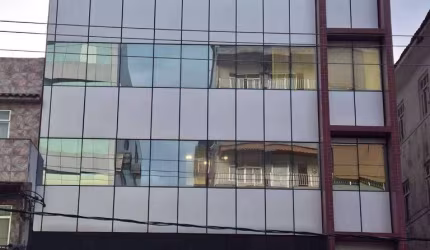 Sala Comercial à venda em Vila Valqueire, 33 m² por R$ 169.000.