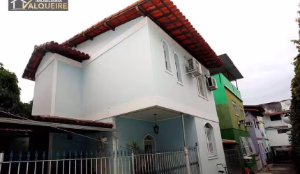 Casa com 2 dormitórios à venda, 100 m² por R$ 330.000,00 - Marechal Hermes - Rio de Janeiro/RJ