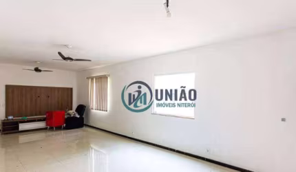 Casa com 4 quartos, sendo 3 suítes à venda, 600 m² por R$ 1.000.000 - São Francisco - Niterói/RJ