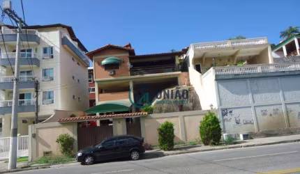 Casa com 4 quartos à venda, 377 m² por R$ 890.000 - Itacoatiara - Niterói/RJ