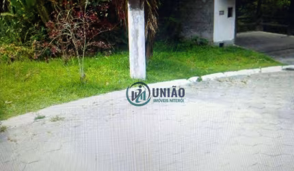 Terreno com 1350m² em condomínio!