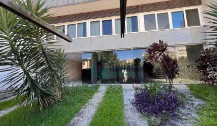 Casa com 5 quartos à venda, 470 m² por R$ 1.600.000