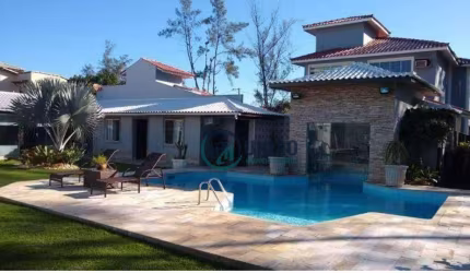 Maravilhosa casa com 6 dormitórios à venda, pertinho da praia- Unamar - Cabo Frio/RJ