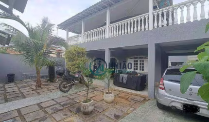 Casa duplex com 3 dormitórios ( entre Trevo e entrada de Camboinhas)