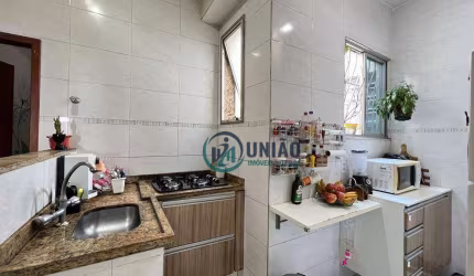 Lindo apartamento com 2 dormitórios, vista livre, excelente localização !