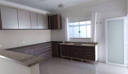 Incrivel! Casa térrea em Cond. Fechado/ Modulados, 3 dorm e Suíte! Só 830 Mil
