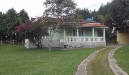 Excelente chácara/ 3200 m² Próx. Iperó/ 4 Dorm/Suíte/ Campo de futebol/ Piscina