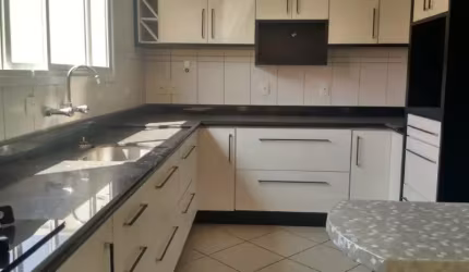 Casa condomínio/ Campolim/ 3 dorm./ Suíte/ Lazer completo