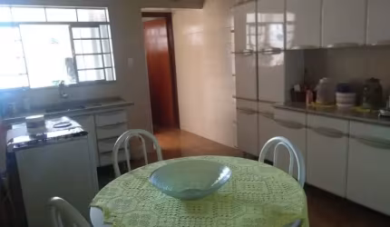 Casa no São Conrado/ 4 Dorm./ 2 Suítes/ 10 vagas/ Acesso Atanásio Soares
