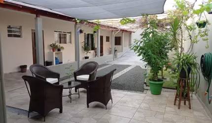 Linda casa térrea avarandada 2 Dorm./ Suíte/ 300 m²/ Ac. Rod. Raposo Tavares