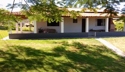 Linda chácara com 2.920 m²/ Lago/ Área Gourmet/ Ac. Rod. Raposo Tavares