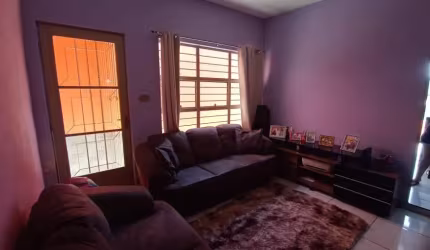 Oportunidade! Sobrado podendo ser 02 casas/ Espaço gourmet/ Permuta por chacara