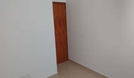 Apto garden à venda/ 2 dorm./ Quintal/ Central Parque/ Só 230 mil
