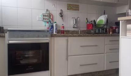 Casa térrea totalmente reformada/ 3 Dorm/ Suíte/ 5 Vagas/ Vila Gabriel