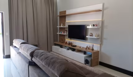 Casa térrea em cond./ 177 m²/ 3 Suítes/ Área Gourmet/ Lazer/ Wanel Ville V
