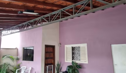 Casa com 130 m²/ 2 Dorm./ Edícula/ Central Parque/ Só R$ 325 mil