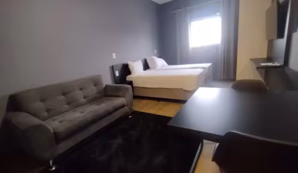 Flat mobiliado em Hotel de luxo/ Zona Central/ Ambientes integrados/ Só 155 mil
