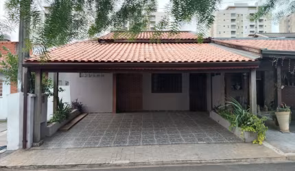 Casa em condomínio Wanel Ville/ 2 dorm./ 2 vagas/ Quintal/ Só 350 mil