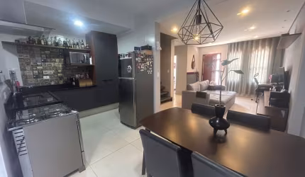 Sobrado em condomínio no Jd. Gonçalves/ 2 suites/ 2 vagas/ 450 mil