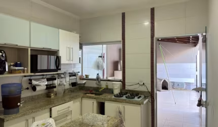 Casa em condomínio com 118 m²/ 2 Dorm./ Planejados/ Área gourmet/ Vila Amato