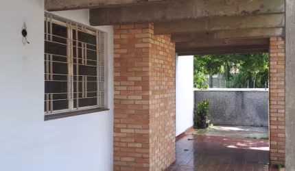 Casa comercial com 490 m²/ 4 Dorm./ Suítes/ 6 Vagas/ Ac. Av. Barão de Tatui