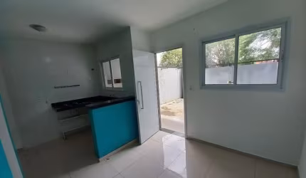 Casa Sobrado 2 dorm./ 2 wc´s/ 2 vagas/ Acesso Av. Santa Cruz/ Só 250 mil