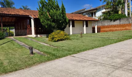 Chácara em condomínio/ 898 m²/ 3 Dorm./ Piscina/ Campo do Meio