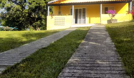 Chácara 2.700 m²/ 2 Dorm./ Área Gourmet/ Varanda/ Ac. Rod. Raposo Tavares