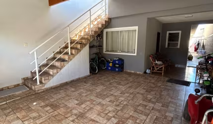 Sobrado podendo ser 02 casas/ Vigilância 24 hrs/ Ac. Rod. Raposo Tavares