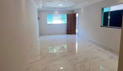 Casa à venda/ 3 Dorm./ Suíte/ Quintal/ 3 Wc´s/ Ac. Av. Independência/ Só 450 mil