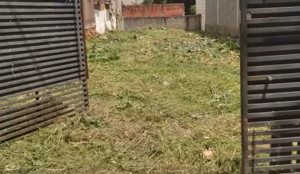 Terreno plano/ 210 m²/ Ótima localização/ Próximo ao Centro/ Só R$ 210 mil